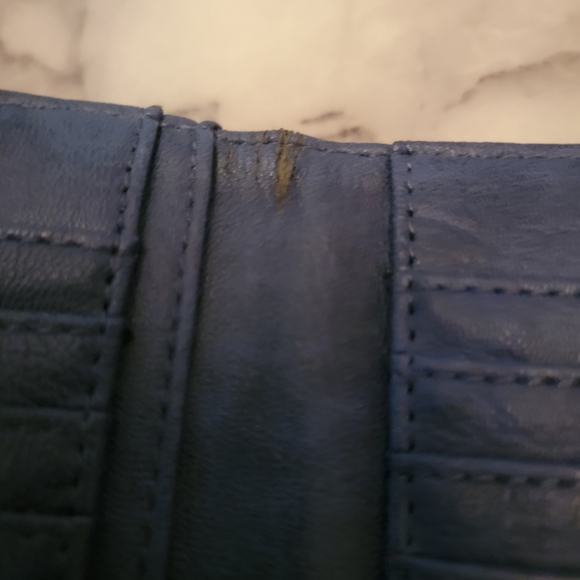 Guess Wallet - Picture 4 of 4